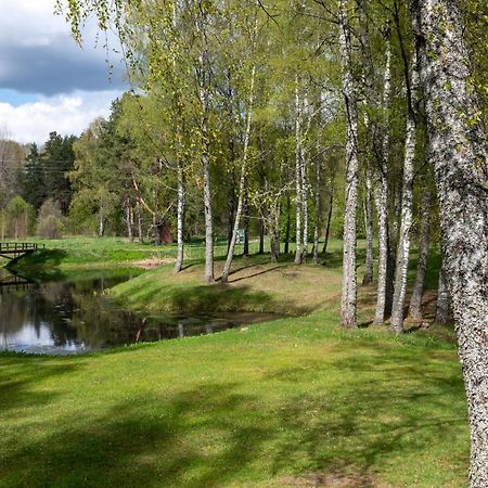 Brivdienu Maja Vejini Straupe Buitenkant foto